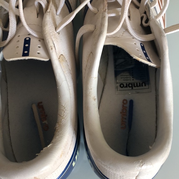 Big kids size 3 Umbro soccer shoes - Picture 6 of 8